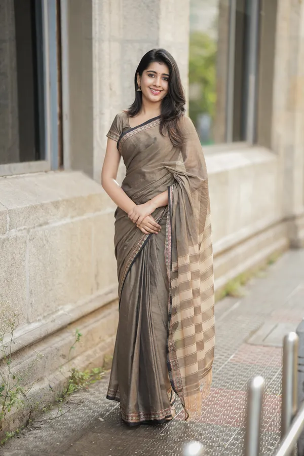 Shraddha Beige Narayanapet Pure Cotton Saree – A Blend of Tradition & Elegance - Image 5
