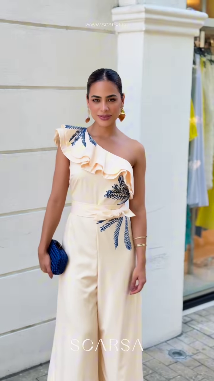 🕊️ Isla Bloom – The Art of Embroidered Movement